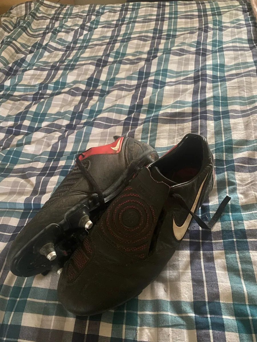 Football boots - Image 4