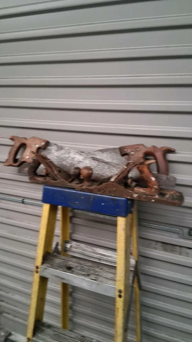 2 Disston hand saws 2 planes