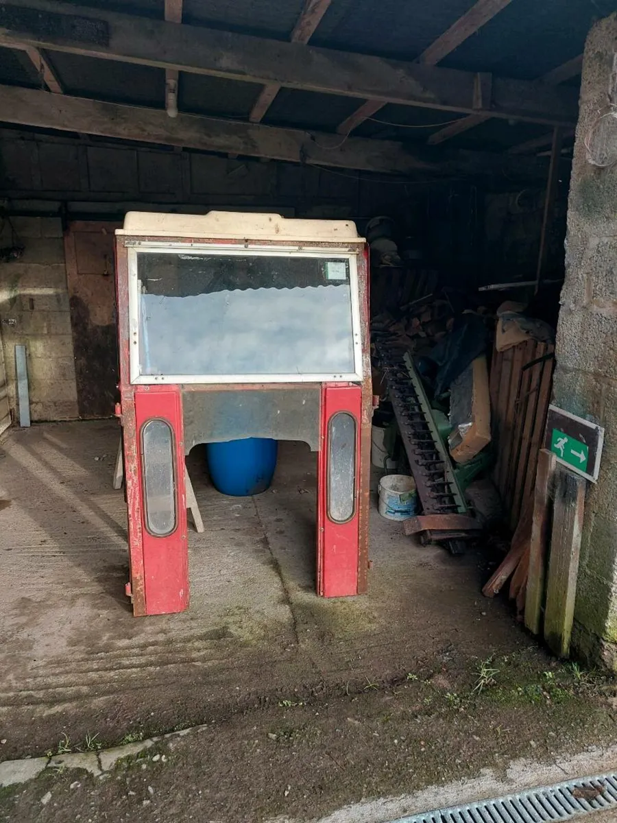 Cab for tractor - Image 4