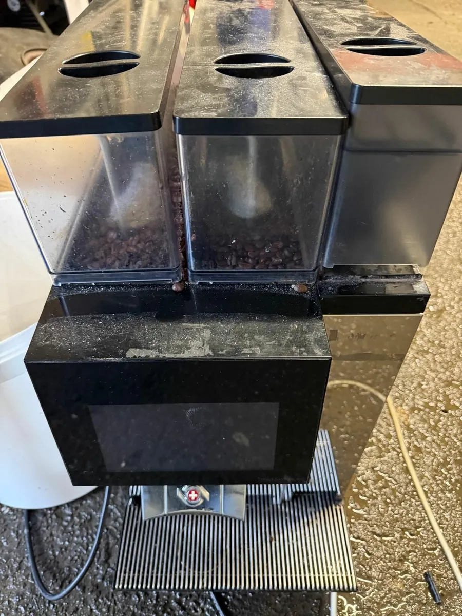 Thermoplan Black& White 4 Coffee Machine and equip - Image 1