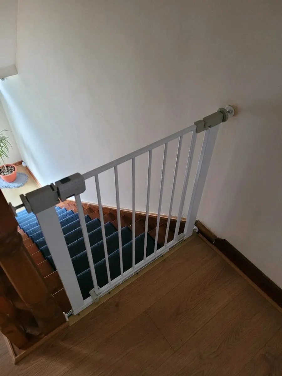 Safety gate/baby gate - Image 1