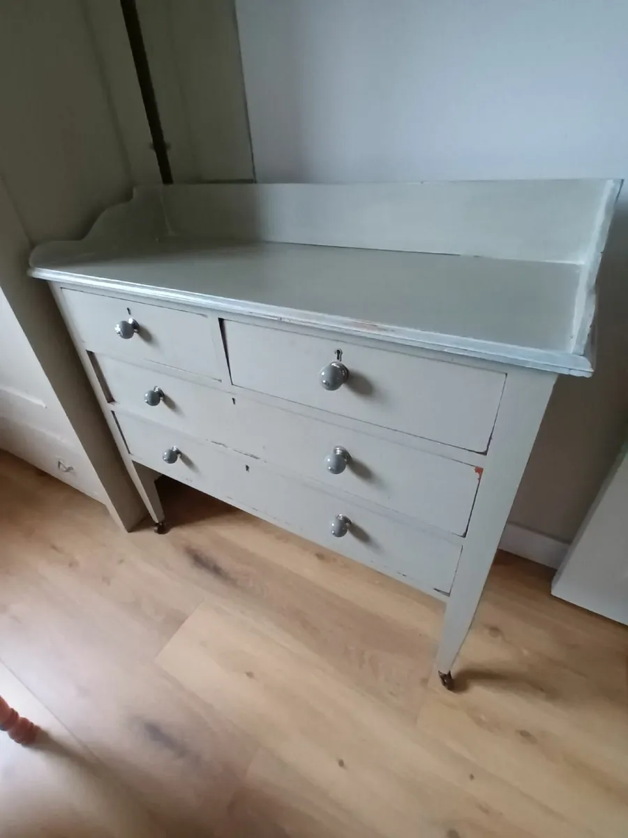 Vintage-Style Wardrobe & Dressing Table - Image 4