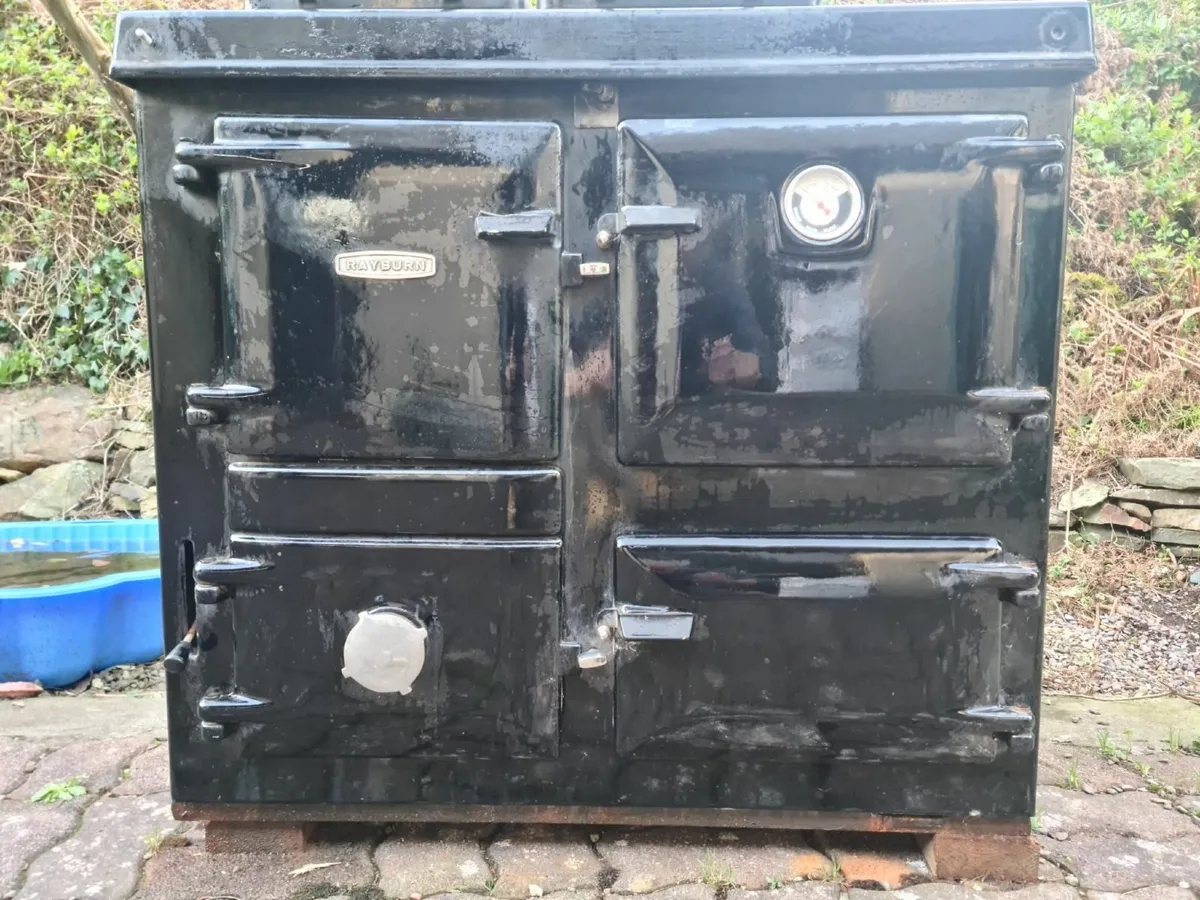 Rayburn solid fuel range - Image 1