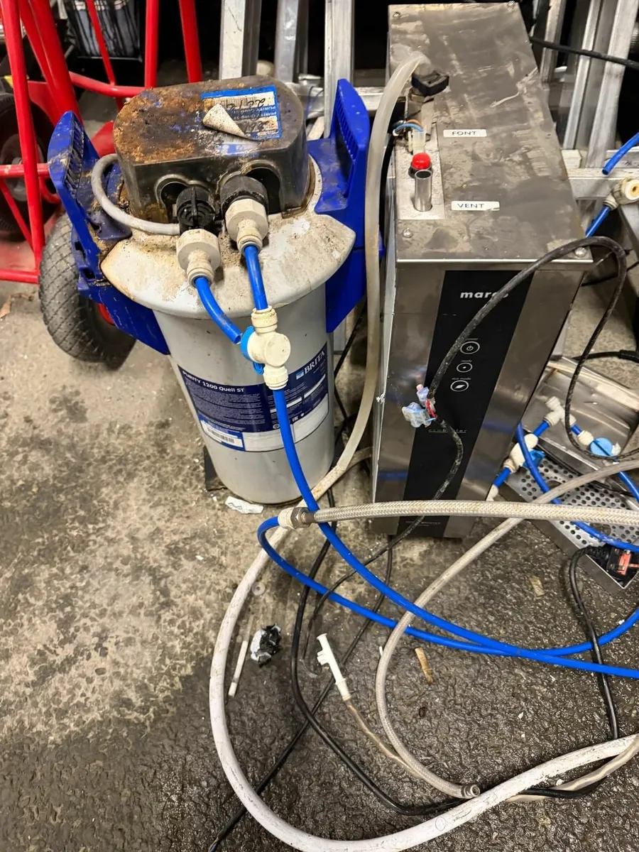 Thermoplan Black& White 4 Coffee Machine and equip - Image 3