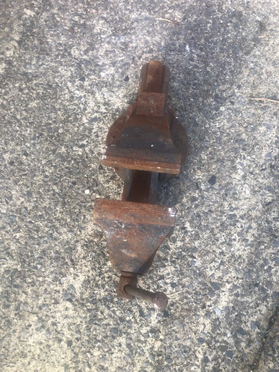 Anvil , vice and cement mixer, bench grinder - Image 4