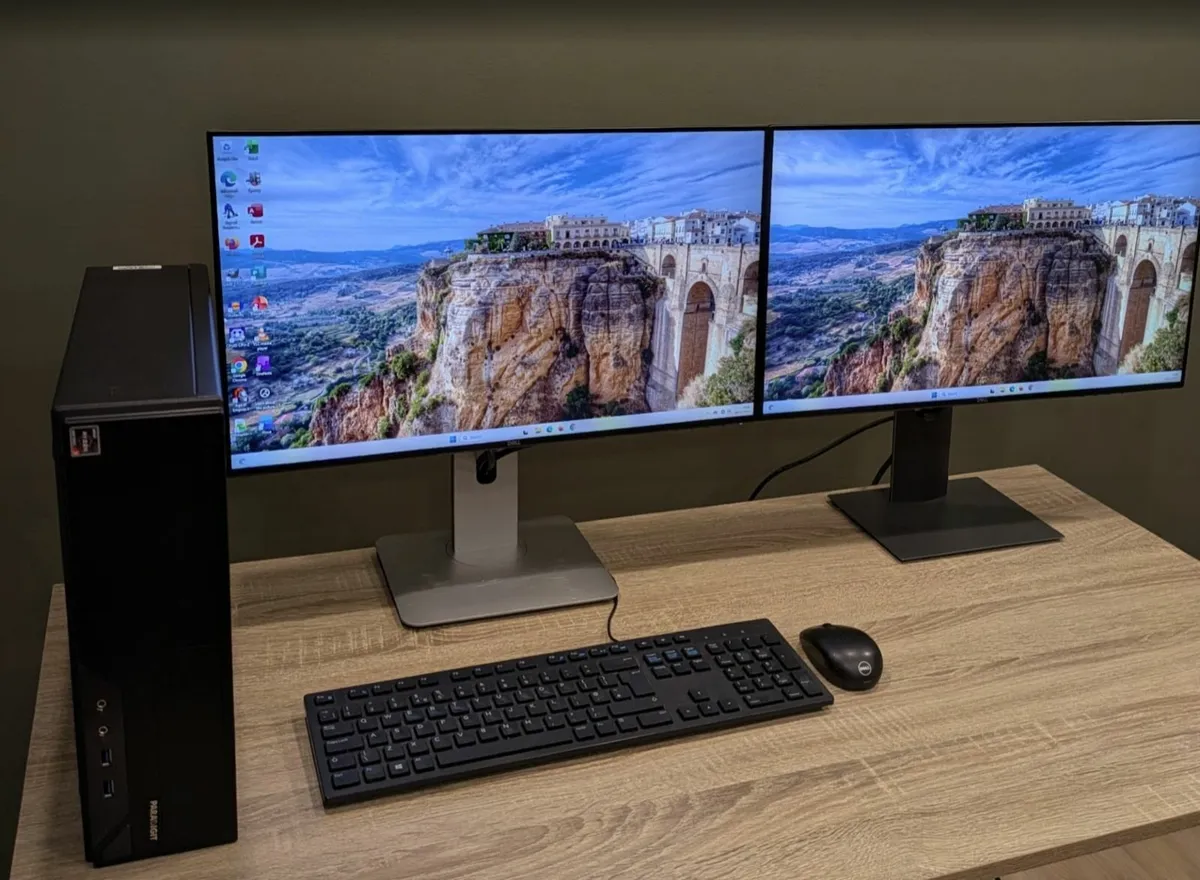 New AMD Ryzen 3 4300G 24" LCD Win 11 WiFi 16GB RAM - Image 1