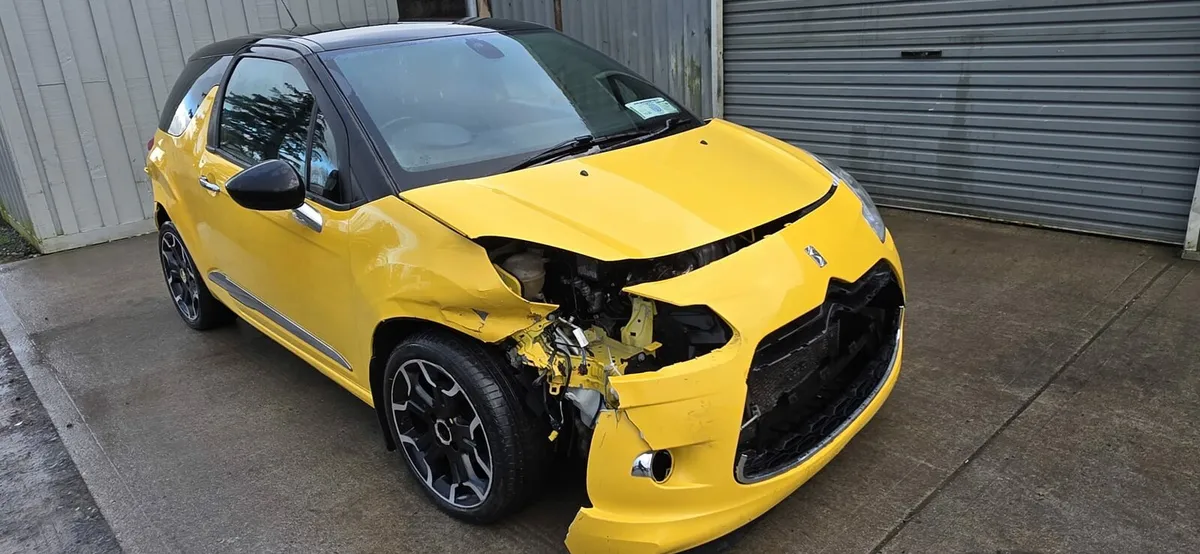 12 CITROËN DS3 DIESEL - Image 2