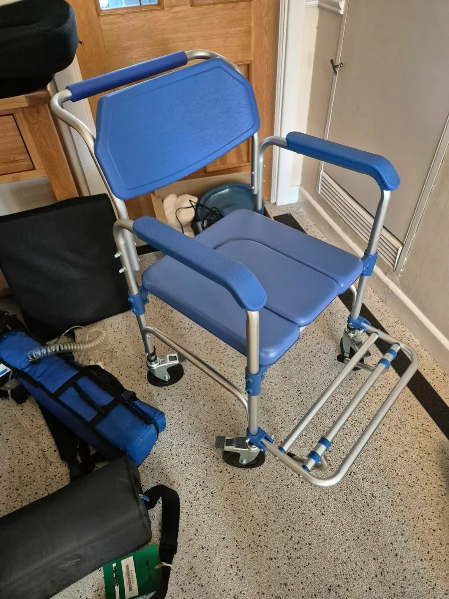 Commode toilet chair - Image 1