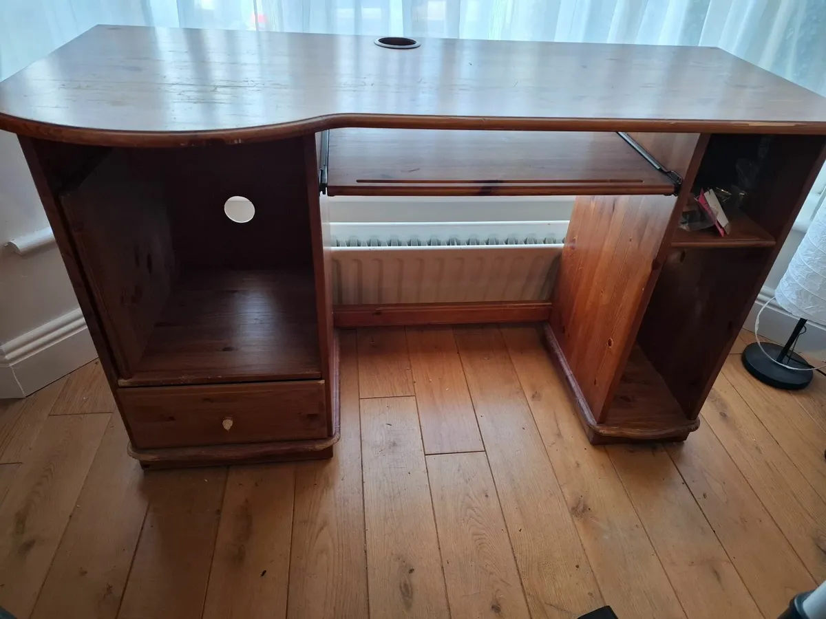 Study desk - Image 2