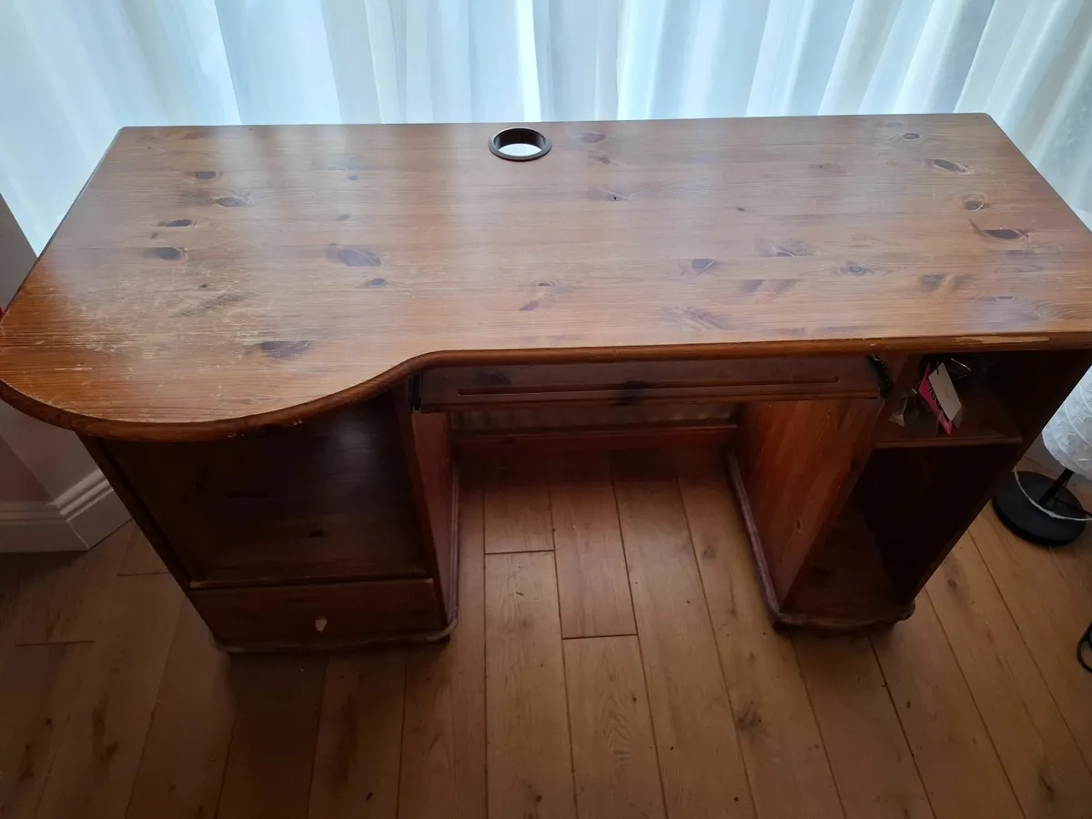 Study desk - Image 3