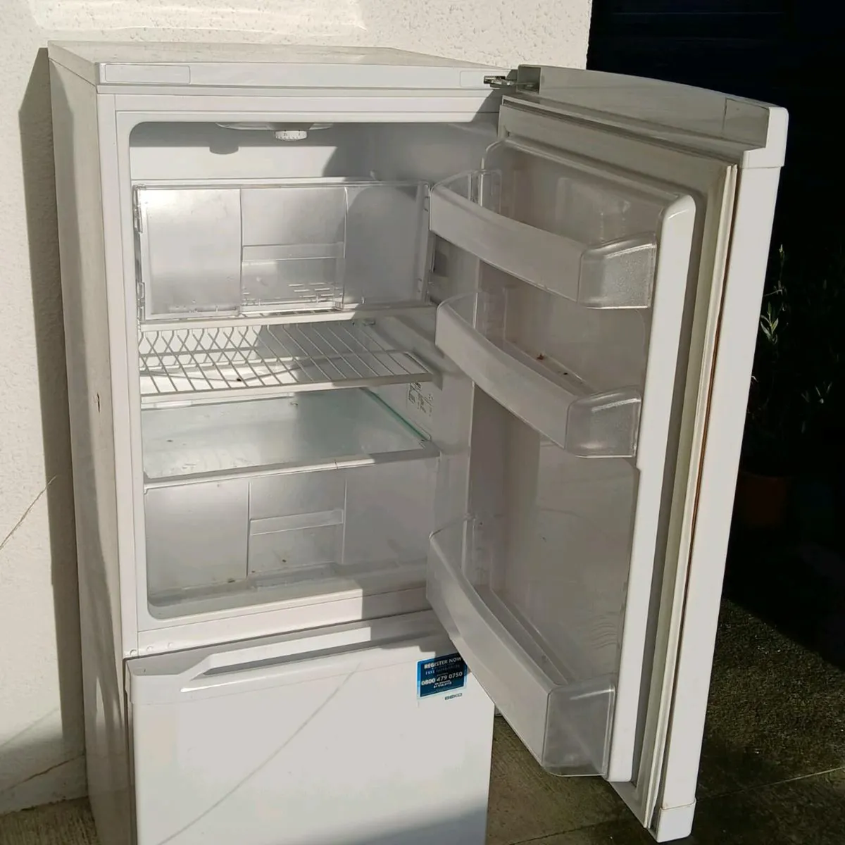 Fridge and freezer - Image 2