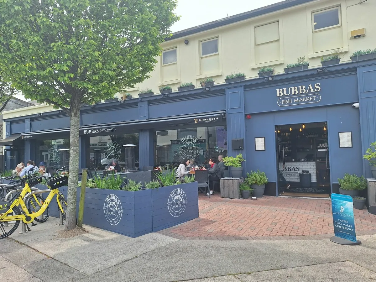 Restaurant Outdoor Wooden Planter - Image 3