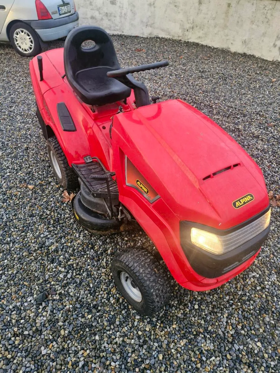 Castlegarden ride on mower Delivery available - Image 1