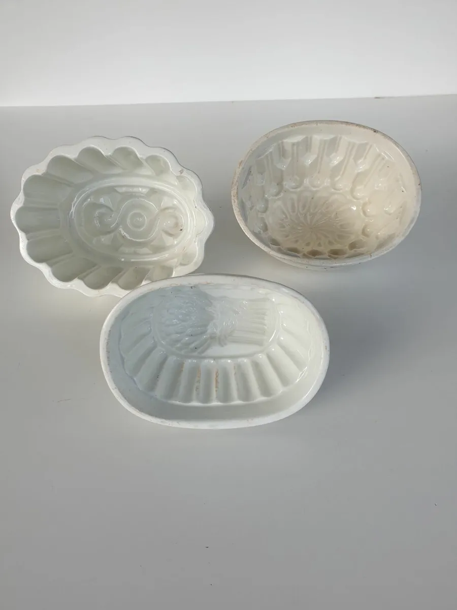 Victorian ironstone pottery jelly moulds x 3 - Image 1