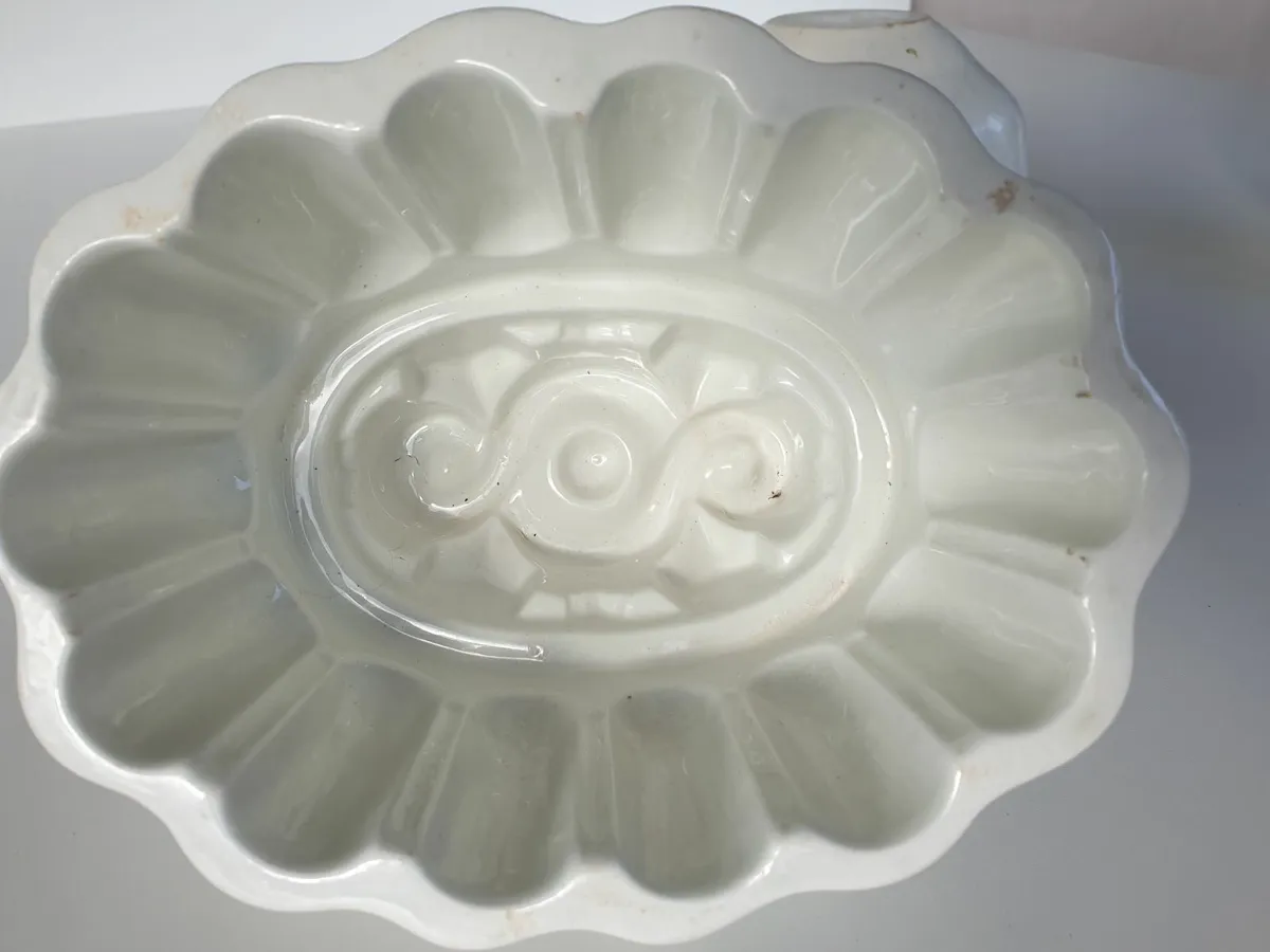 Victorian ironstone pottery jelly moulds x 3 - Image 4
