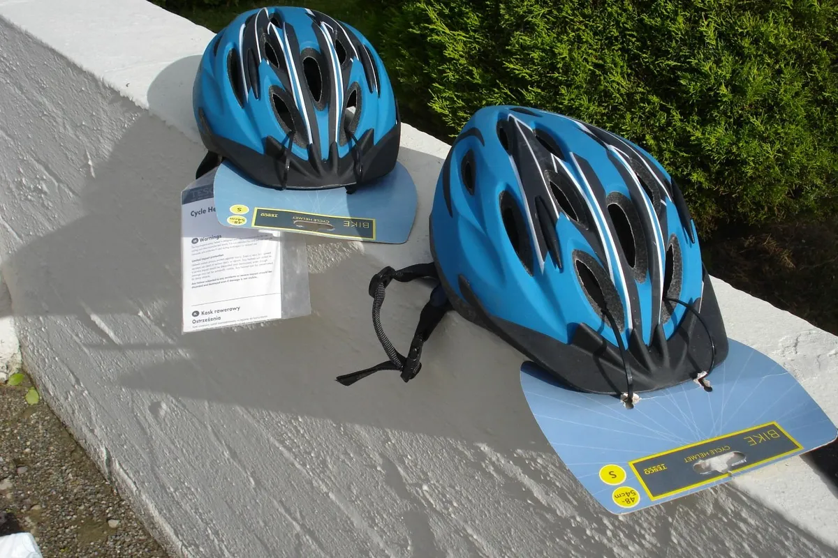3 KIDS LIGHTWEIGHT CYCLING HELMETS. 48-54cm - Image 2