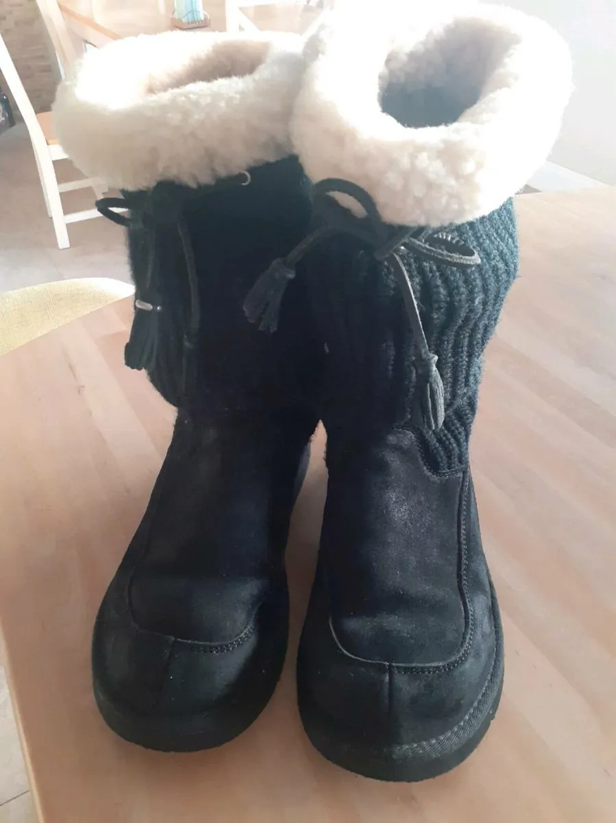 Ugg boots - Image 1