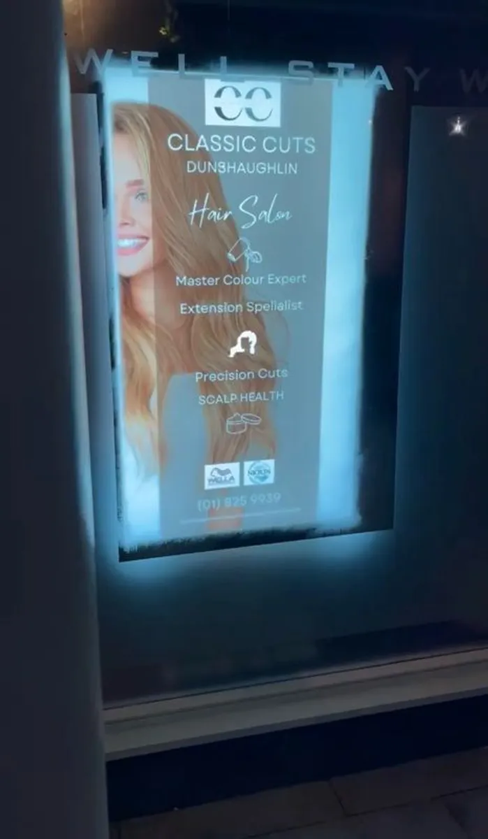 Screens 4K Ultra HD Digital Advertising Display - Image 2