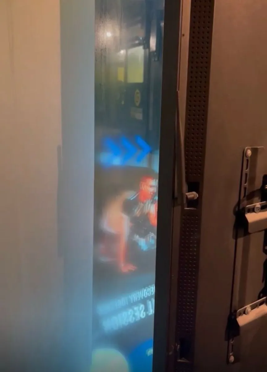 Screens 4K Ultra HD Digital Advertising Display - Image 4