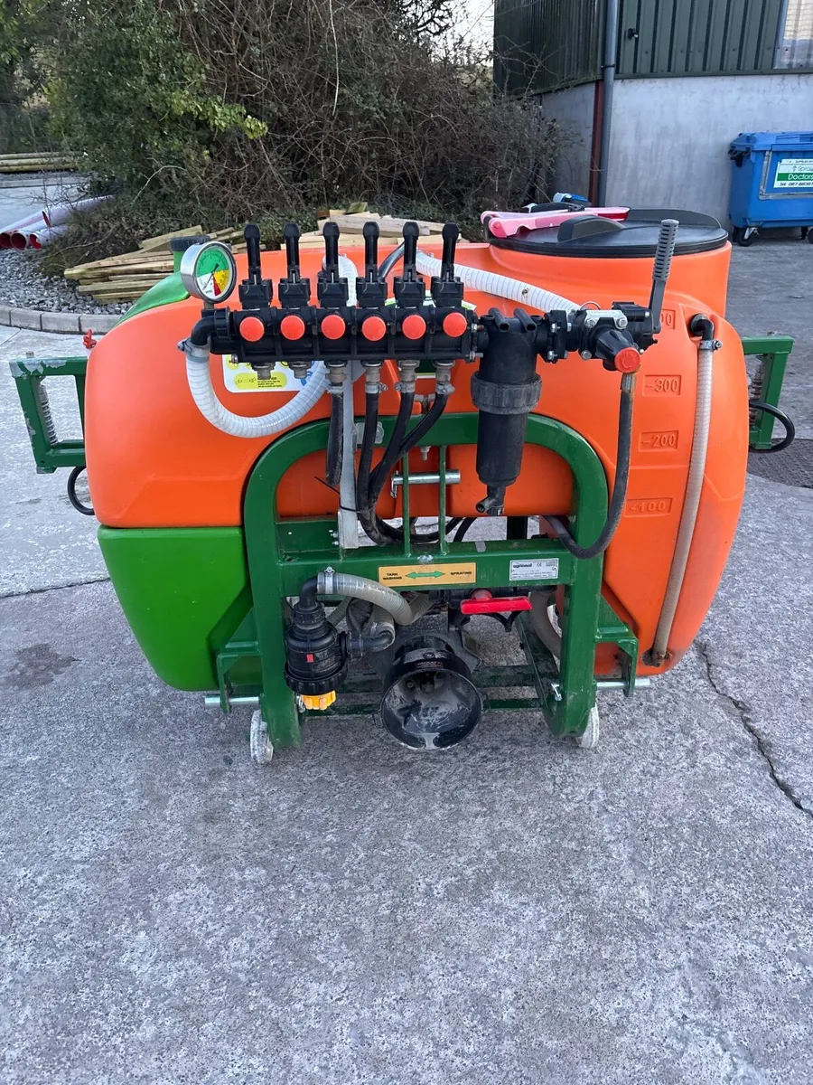 400 Litre 8 metre Boom Sprayer - Image 2