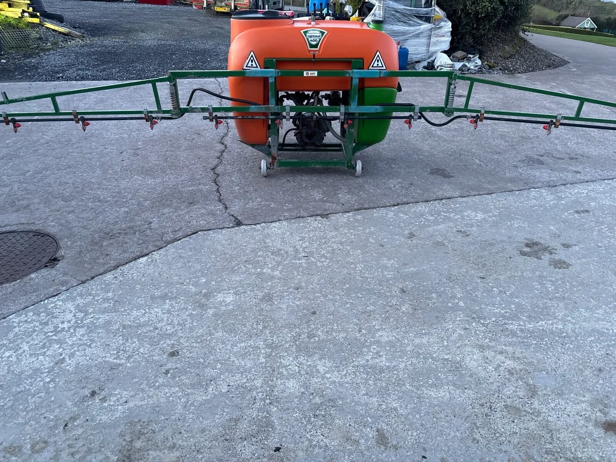 400 Litre 8 metre Boom Sprayer - Image 4
