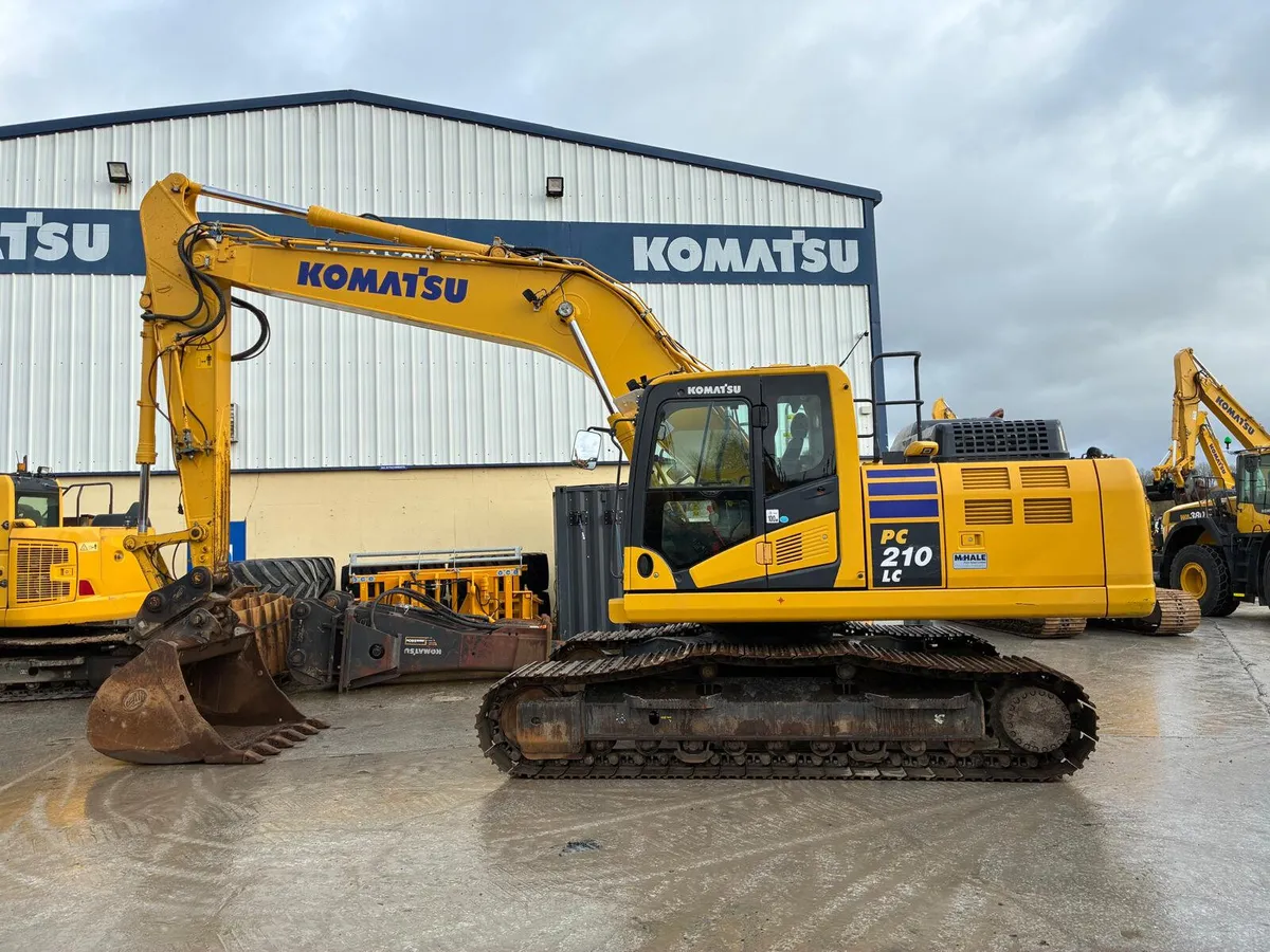 Komatsu PC210LC-11 - Image 1