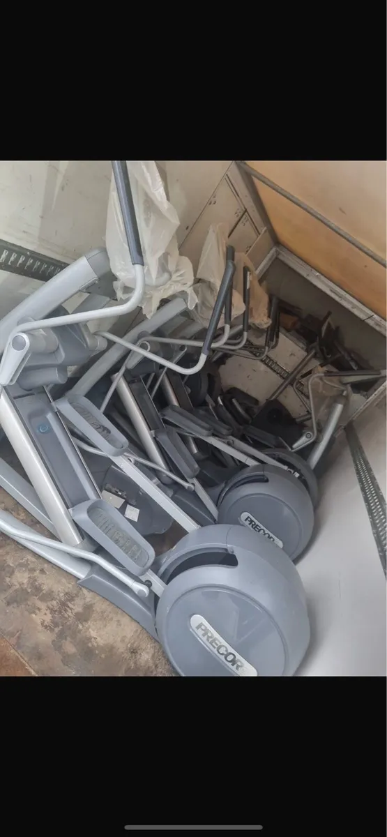 PRECOR CROSSTRAINER 3 LEFT - Image 1