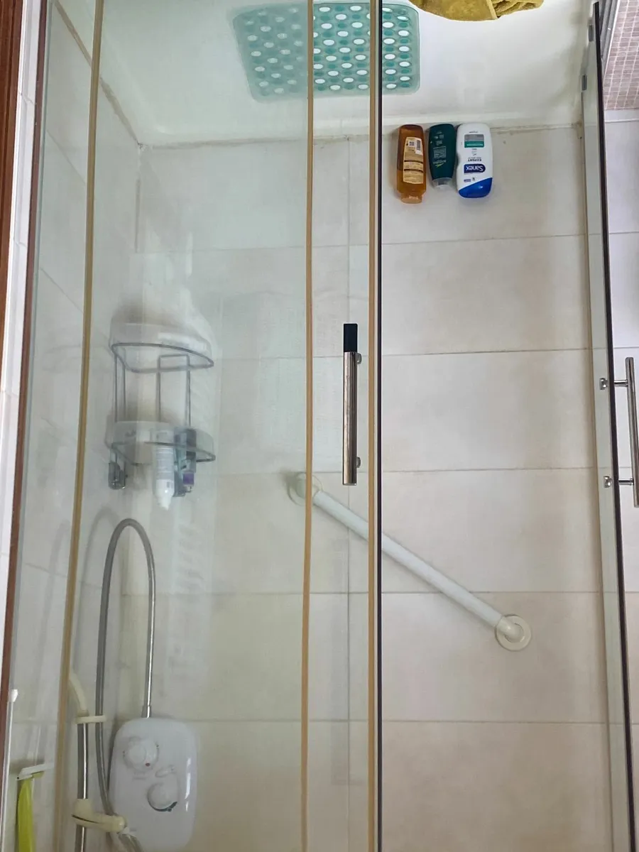 shower - Image 1