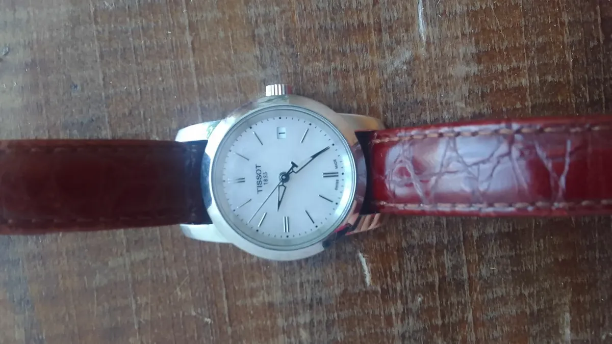 woman Tissot watch - Image 2