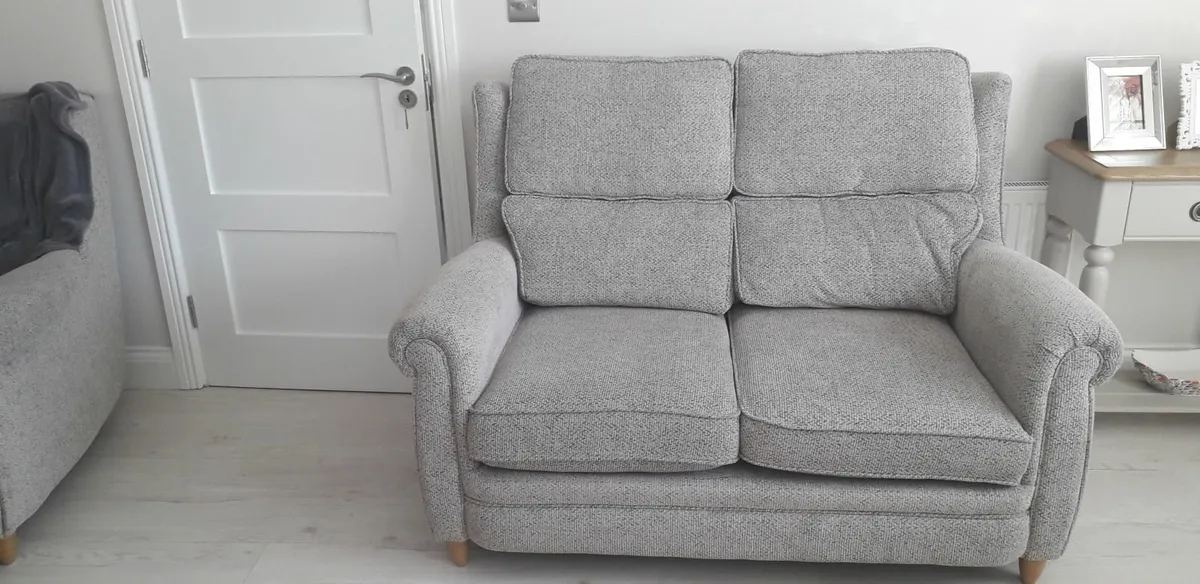 3+2+1 Living room suite - Image 4