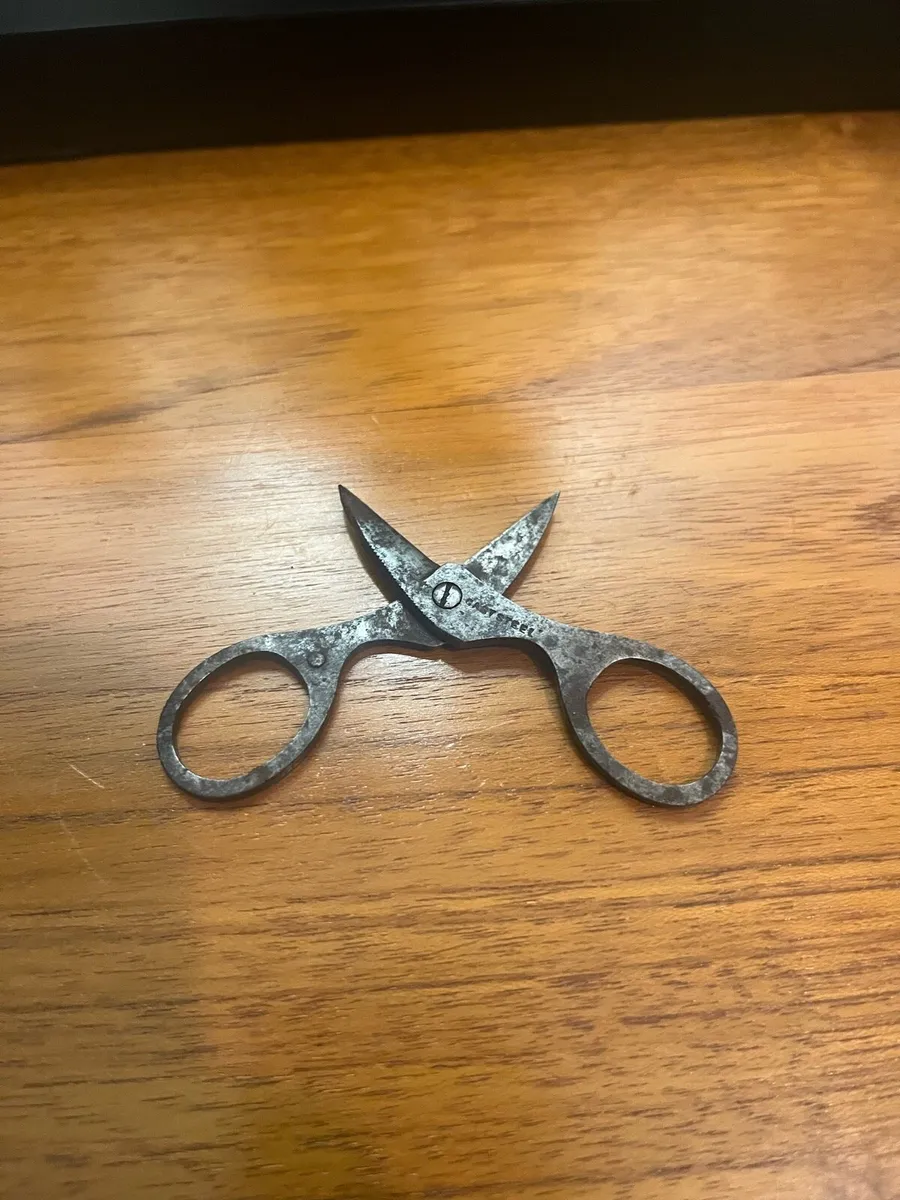 Vintage Anglers Line Scissors - Image 3