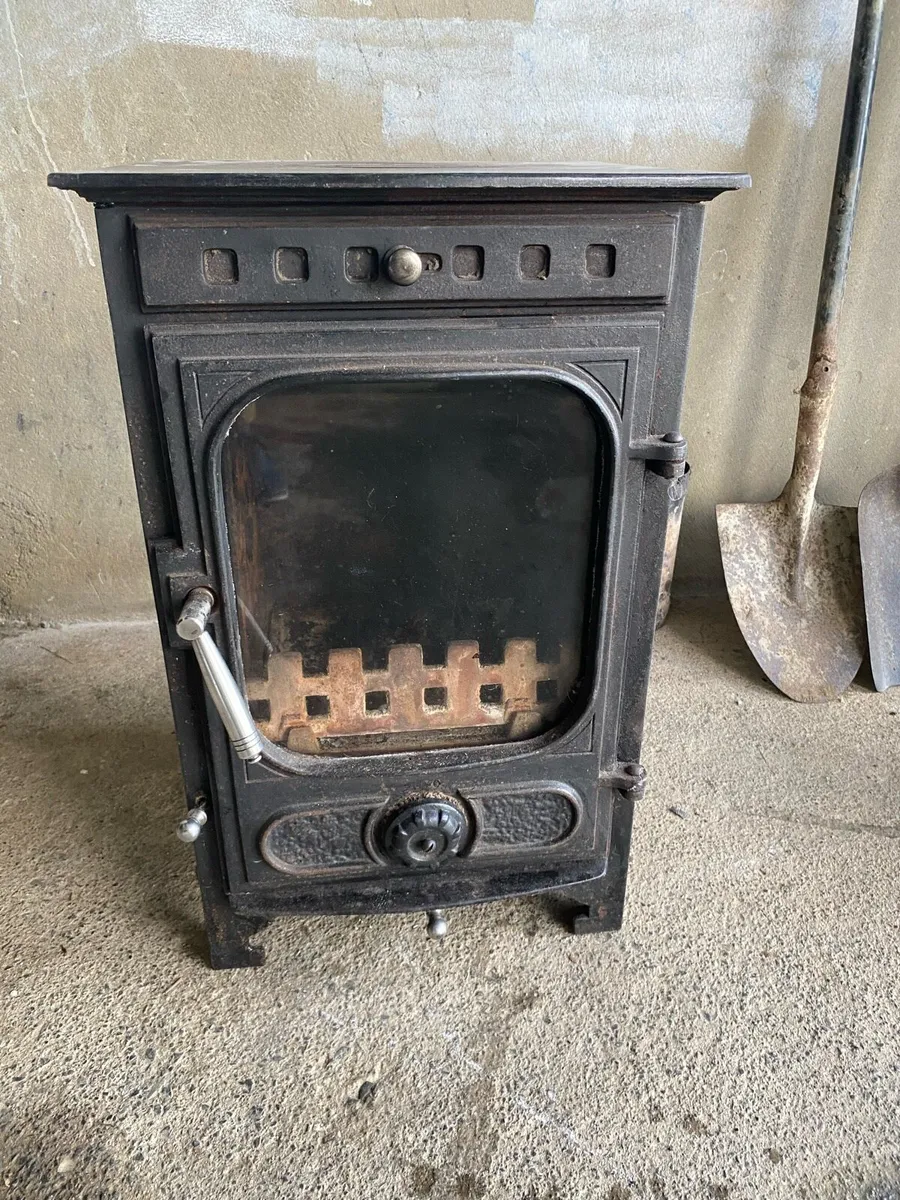 Solid Fuel Stove with Back Boiler - Image 1
