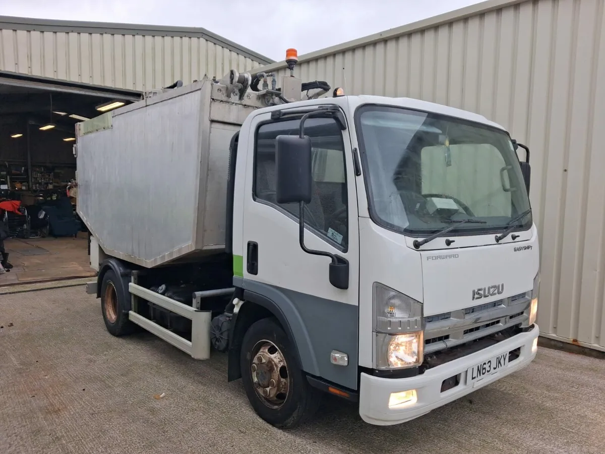 Isuzu Refuse Truck - Image 3