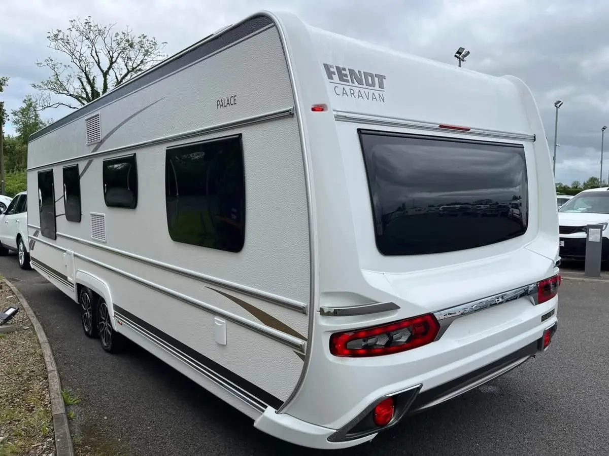 2021 FENDT PALACE 700 5/6 BERTH LUX CARAVAN - Image 3