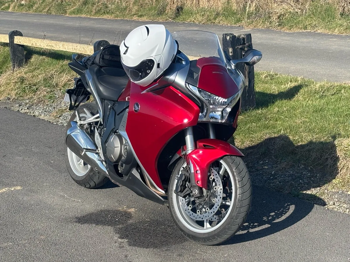 Honda VFR1200F - Image 3