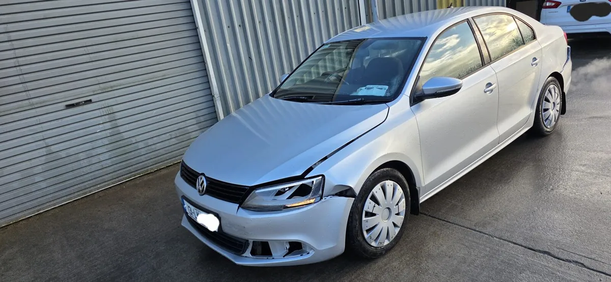 131 VW JETTA DIESEL - Image 3