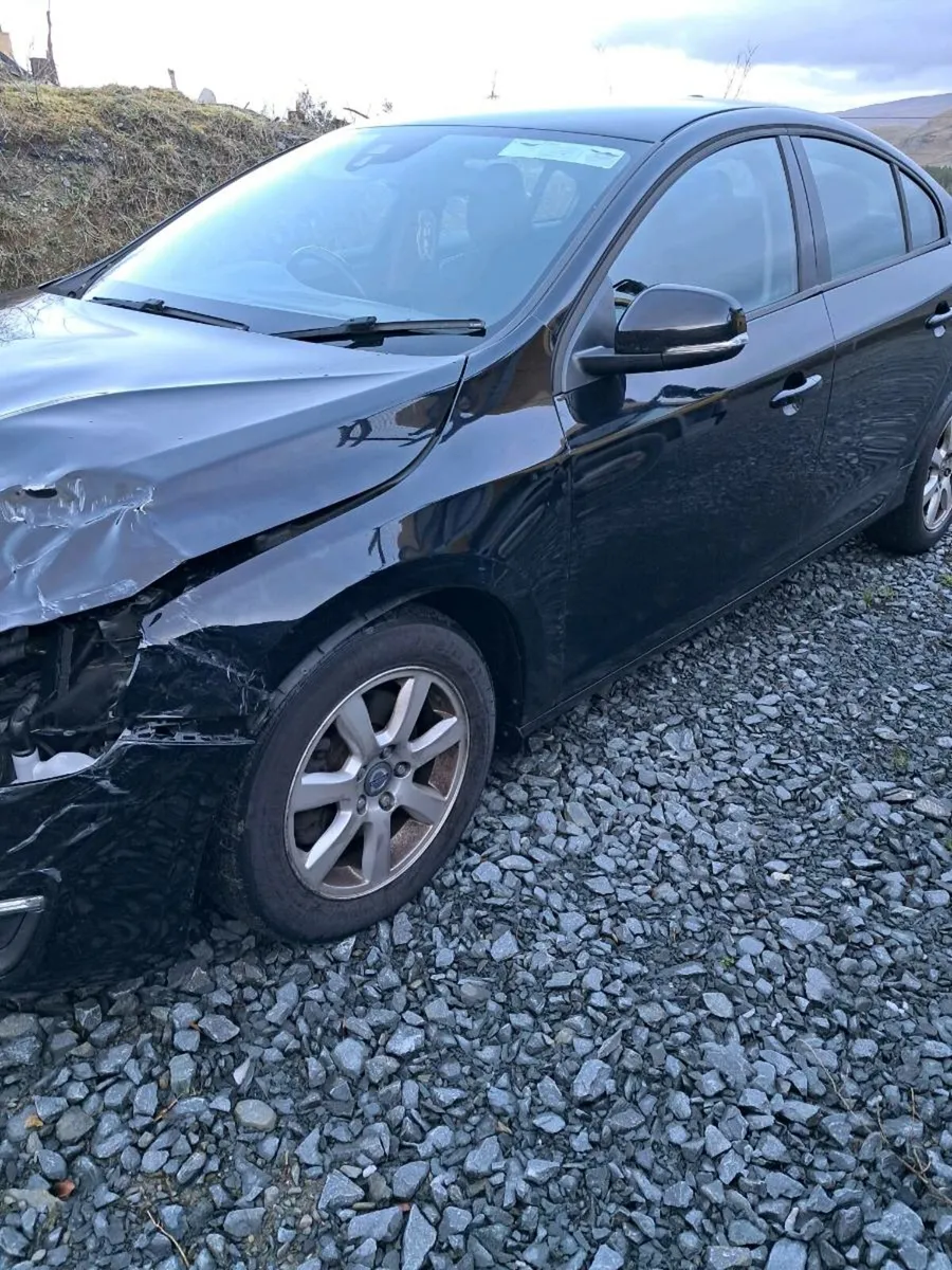 Volvo s60 d2 1.6 diesel damaged - Image 4