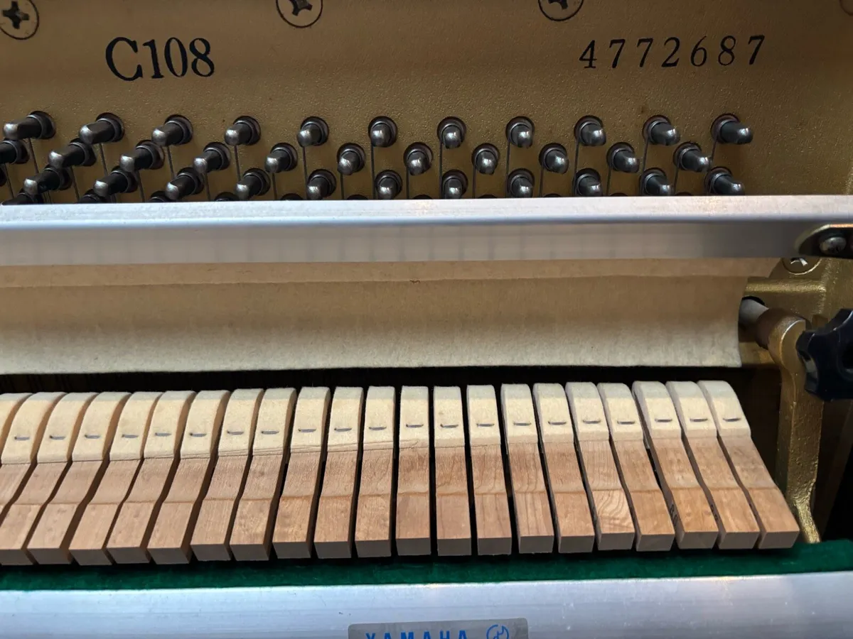 YAMAHA C108 - Image 3