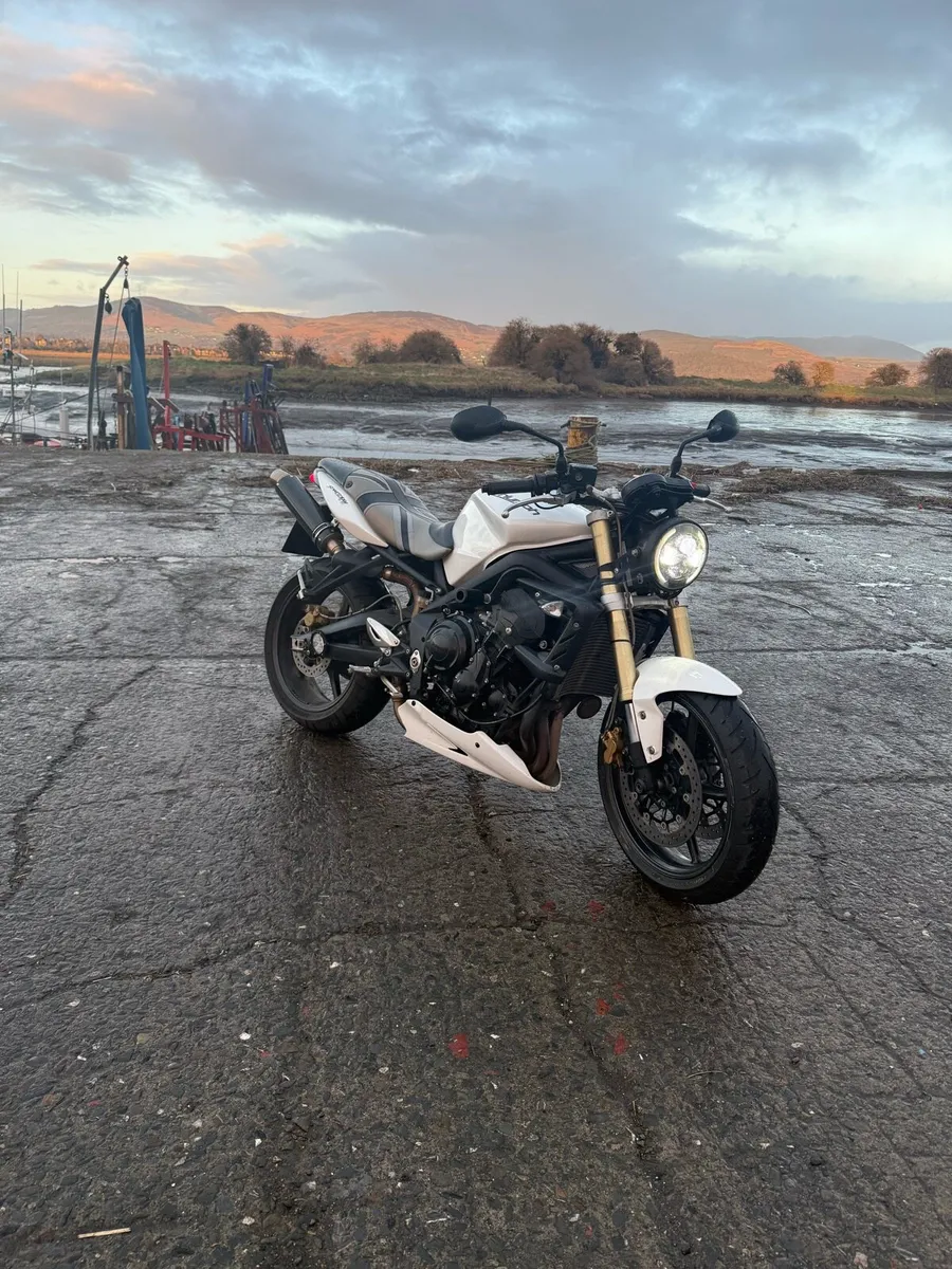 Triumph Street Triple 675 - Image 1