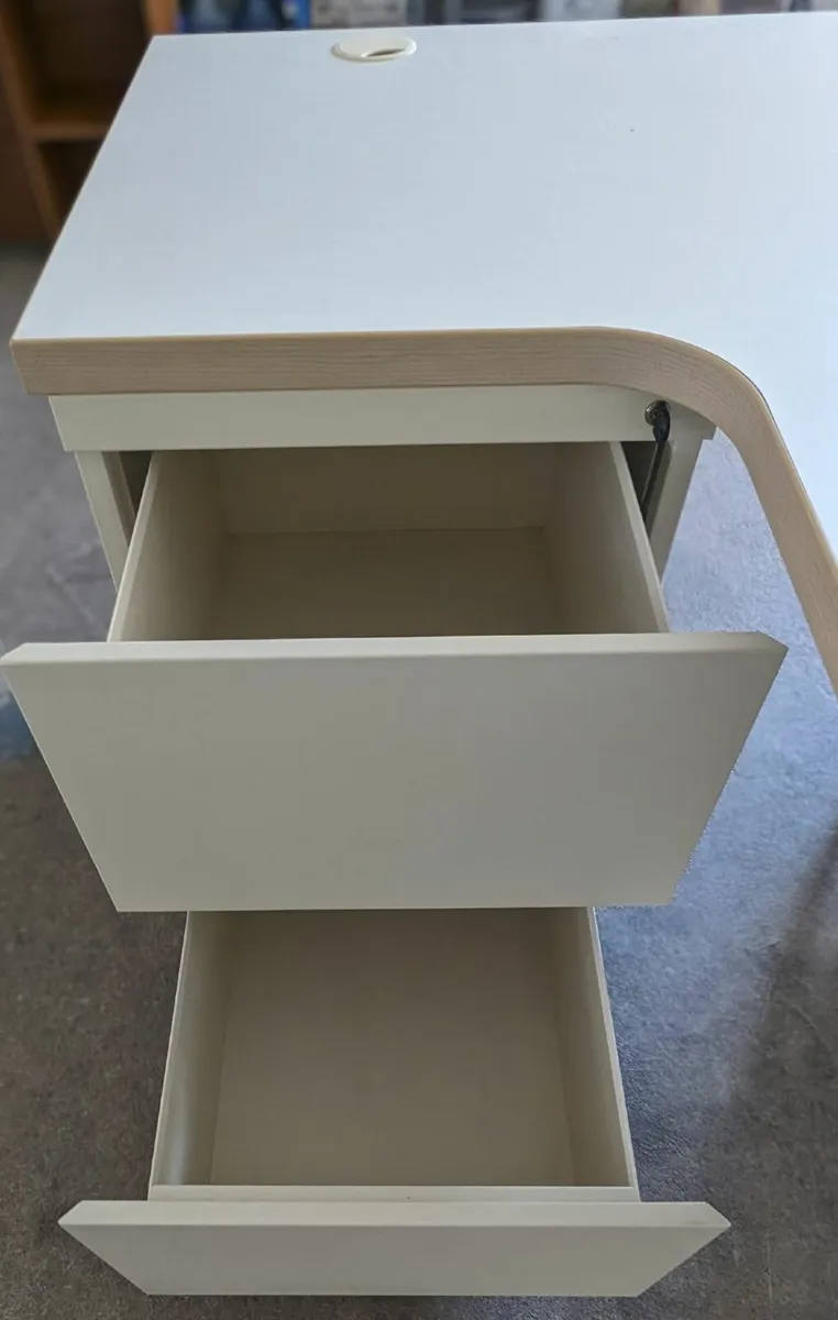 Two person 'T' desk with locking storage cabinets - Image 3