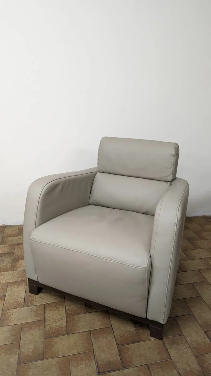 Marinelli Italian leather armchairs (Never used) - Image 3