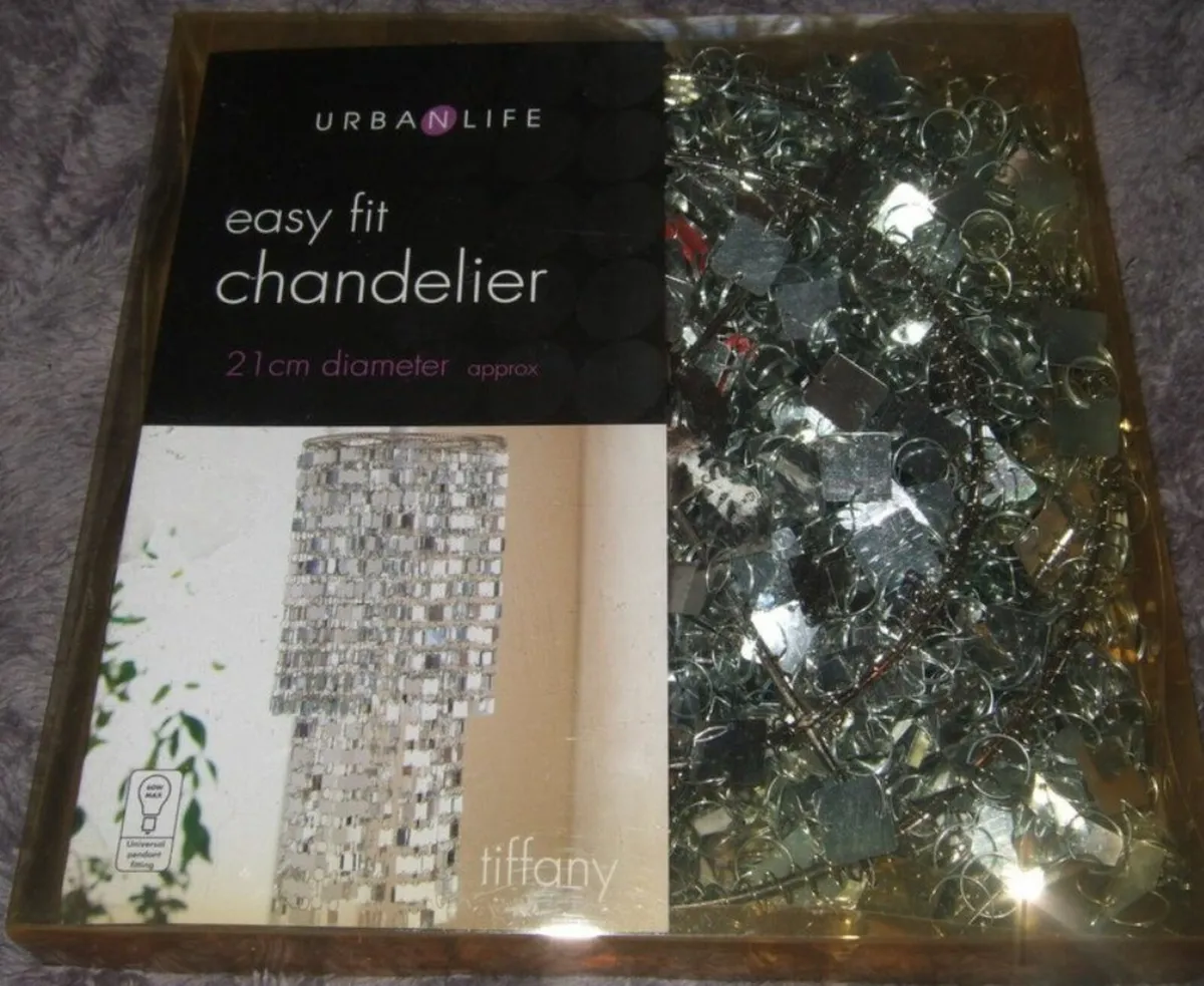 BNWT Easy Fit Chandelier - Image 3