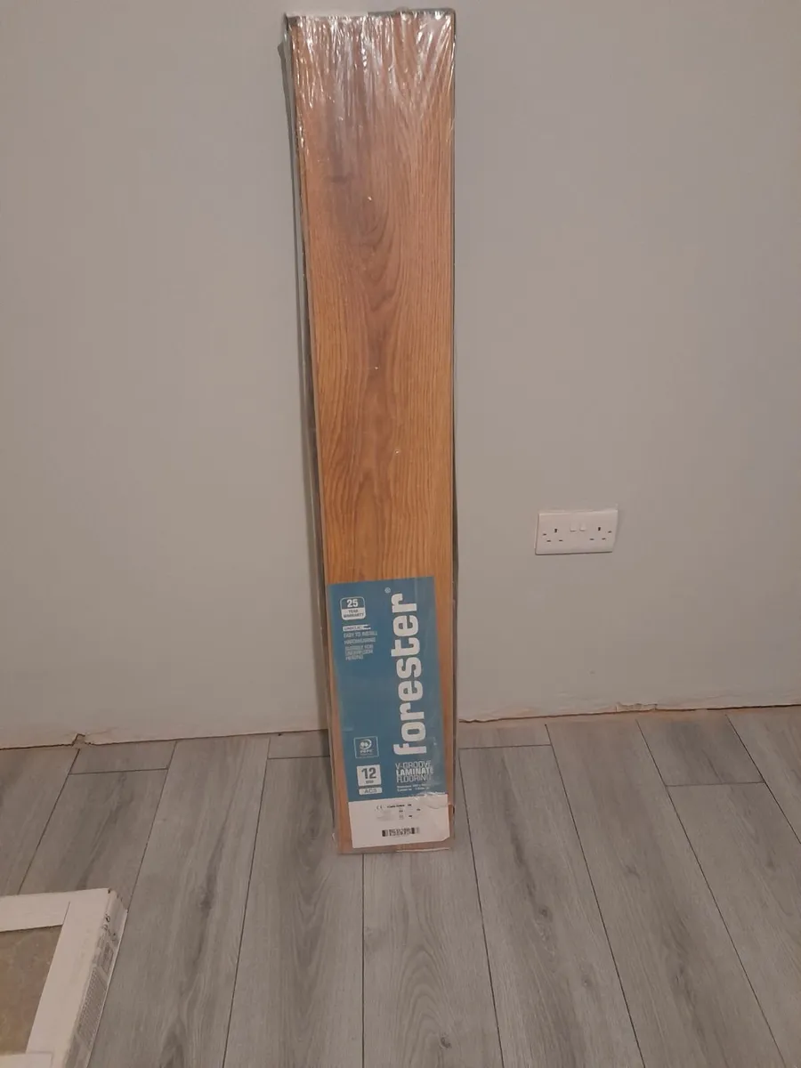 12mm laminate flooring - Image 4