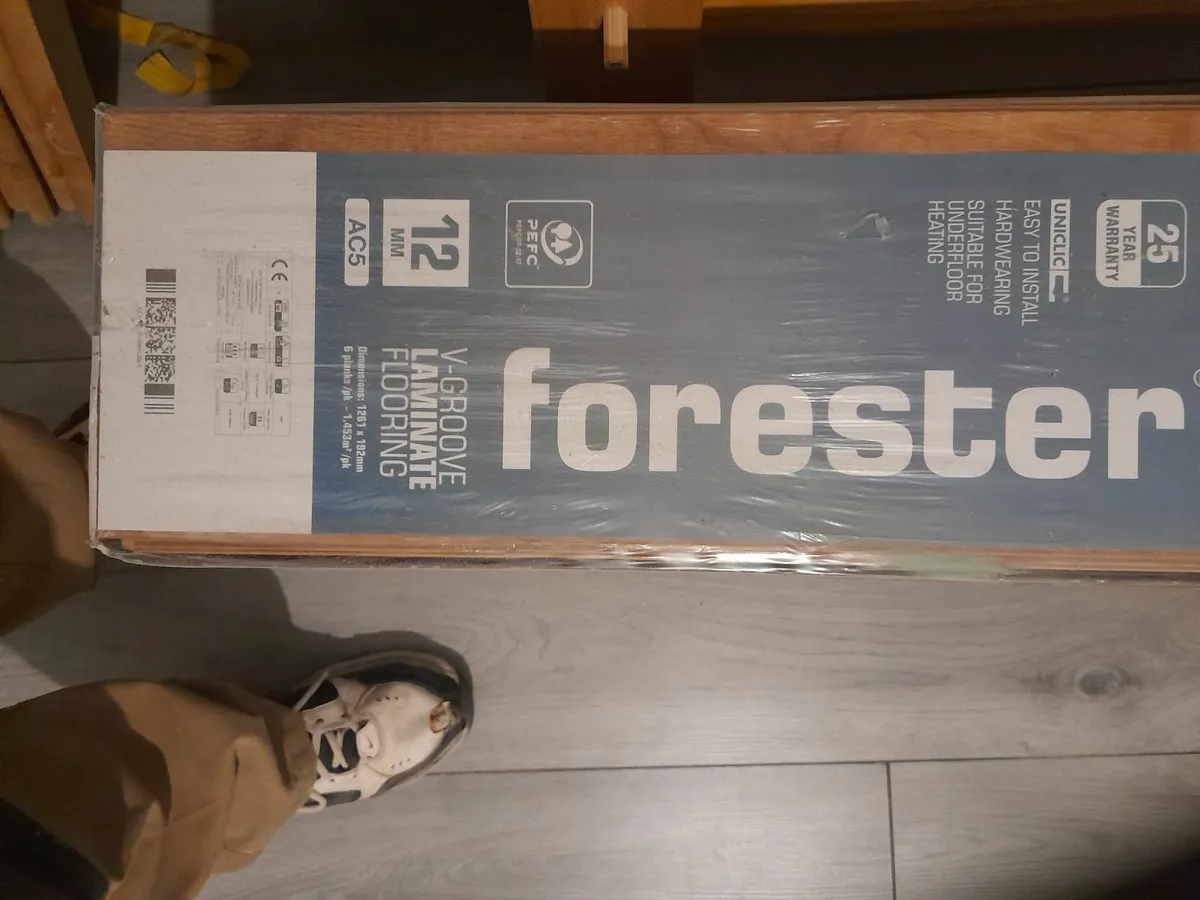 12mm laminate flooring - Image 2