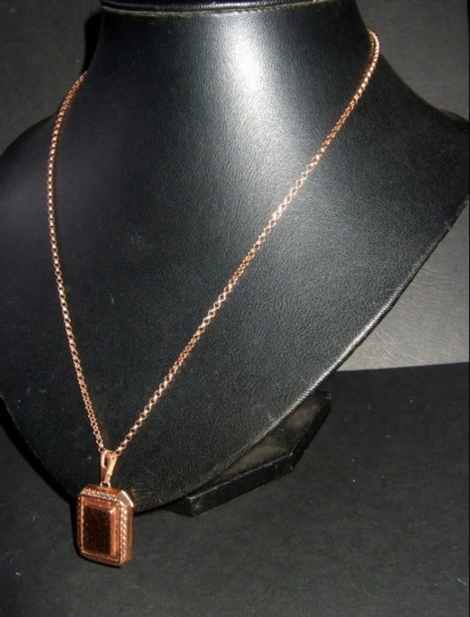 Vintage Dian Malouf Rose Gold Locket & Chain - Image 2