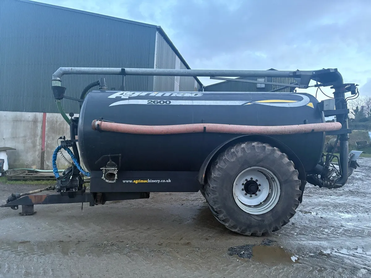Slurry tanker - Image 1