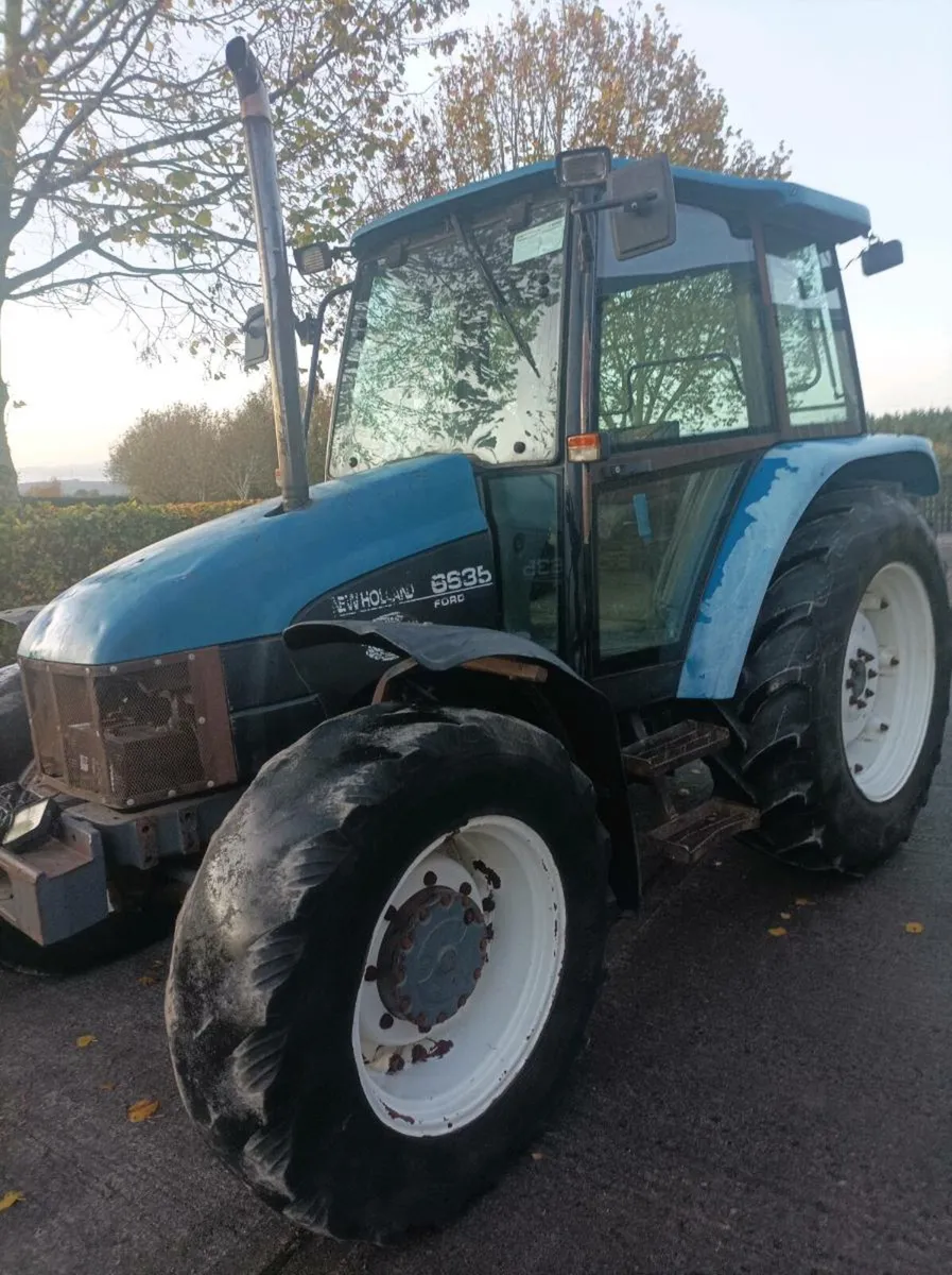 New Holland 5635