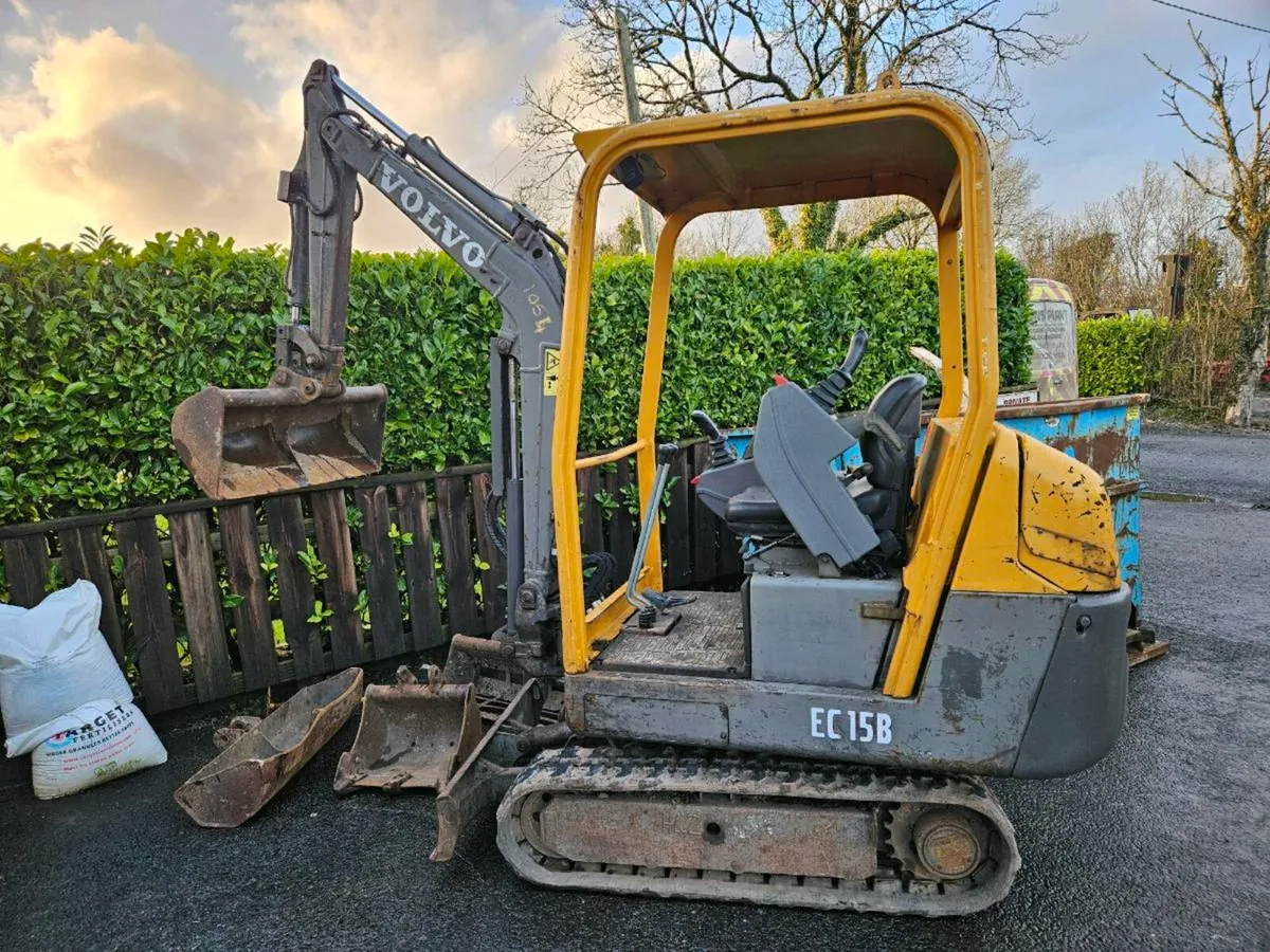 Volvo 1.5 ton mini digger - Image 2