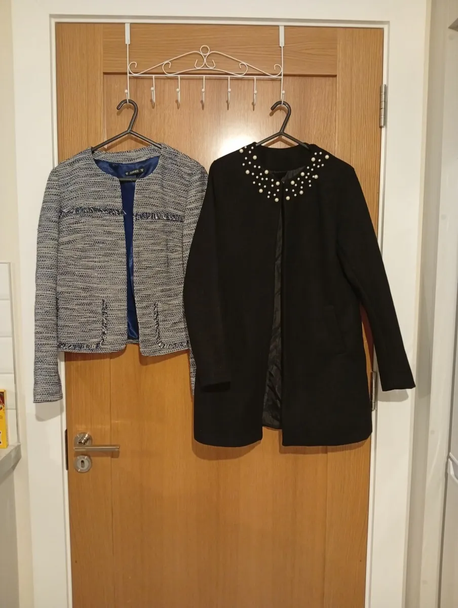 Womens Coat Bundle, size 8 - Image 4
