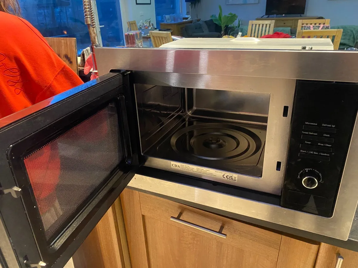 Integrated microwave - Image 2